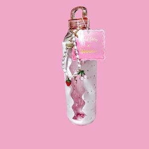 🩷🍓🍒PACKED PARTY X BLOOM GLOW UP WATER BOTTLE! with Pearls And Cute Charms.